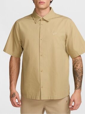 NWT Nike Club Men's Short-Sleeve Button-Down Shirt Medium Beige Loose Fit